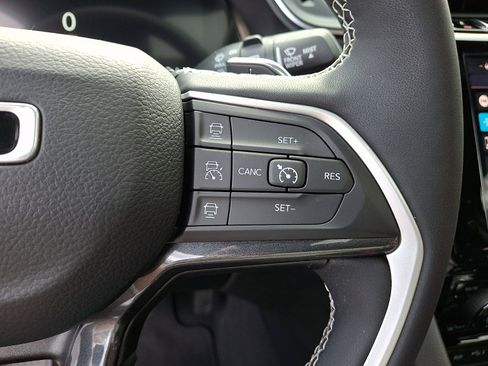 Certified 2023 Jeep Grand Cherokee Altitude AWD/4WD image 23