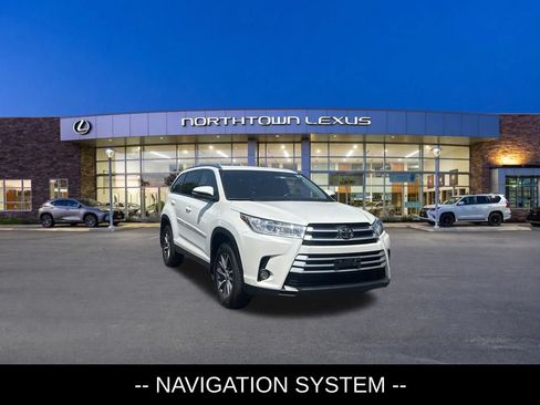 Used 2019 Toyota Highlander XLE AWD/4WD image 4