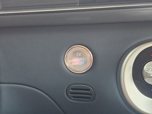 New 2026 Genesis GV60 Advance image 17