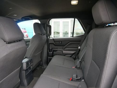 Used 2025 Toyota 4Runner SR5 AWD/4WD image 5