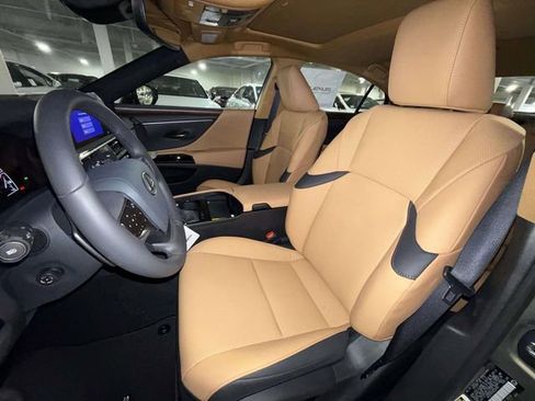 New 2025 Lexus ES 350 350 w/ Premium Package image 2