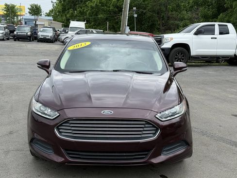 Used 2013 Ford Fusion SE FWD image 3