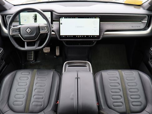 Used 2022 Rivian R1T Adventure image 9