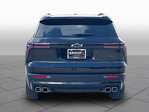 Used 2024 Chevrolet Traverse LT w/ Midnight/Sport Edition FWD image 5