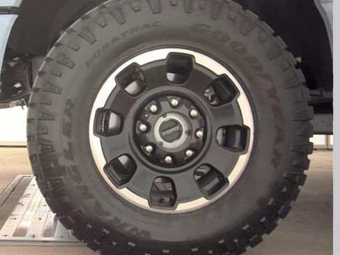 Used 2026 Ford F250 Platinum w/ Tremor Off-Road Package AWD/4WD image 14