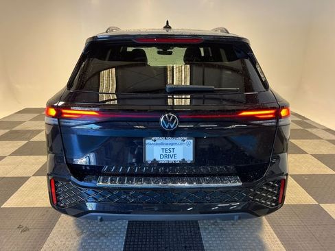 New 2026 Volkswagen Tiguan SE R-Line FWD image 4