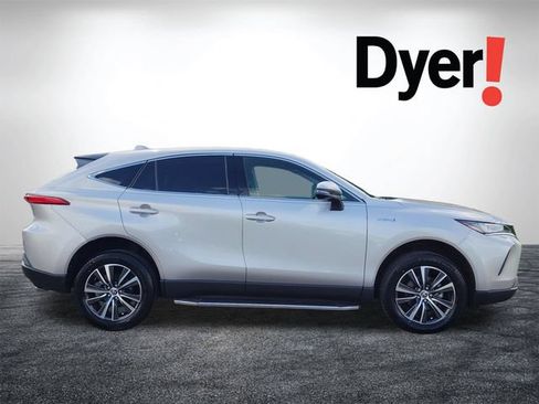 Used 2021 Toyota Venza LE AWD/4WD image 3