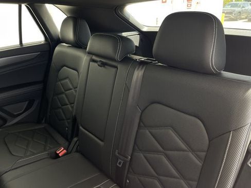 New 2026 Volkswagen Atlas Cross Sport SE FWD image 17