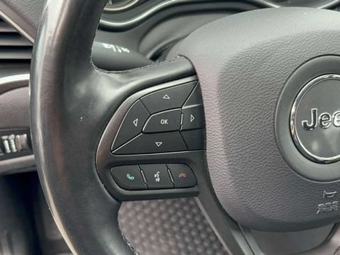 Used 2020 Jeep Cherokee Trailhawk w/ Cold Weather Group AWD/4WD image 22