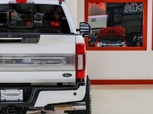 Used 2022 Ford F250 Platinum w/ FX4 Off-Road Package image 47
