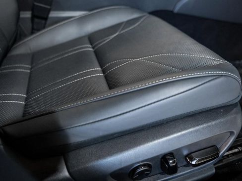 Used 2023 Lexus ES 300h w/ Luxury Package image 33