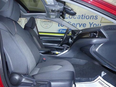 Used 2020 Toyota Camry LE image 6