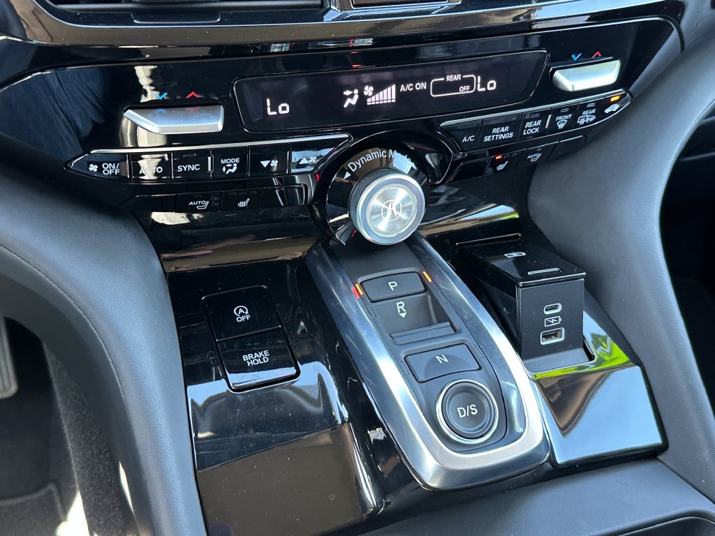 Used 2025 Acura MDX w/ Technology Package FWD image 33