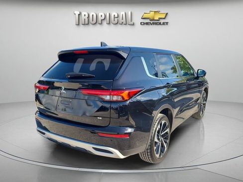 Used 2024 Mitsubishi Outlander SE FWD image 3
