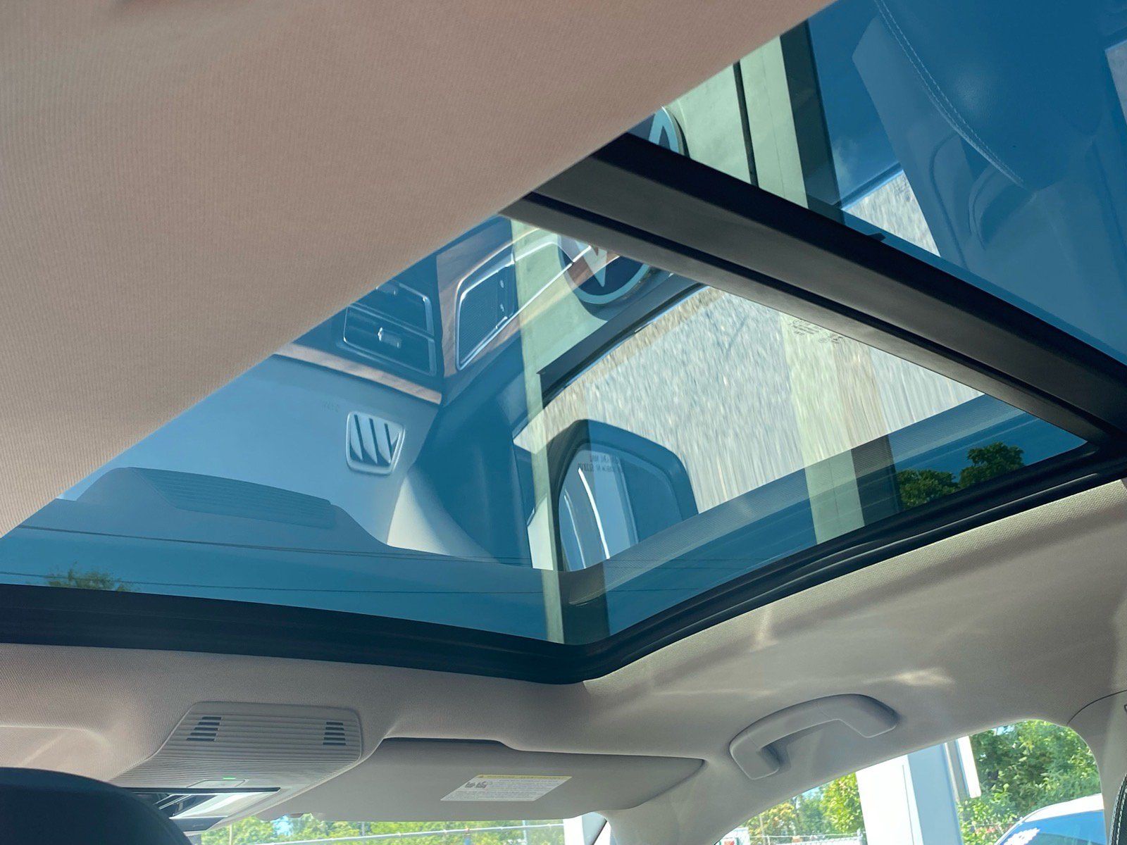 Certified 2024 Volkswagen Atlas SE FWD image 17