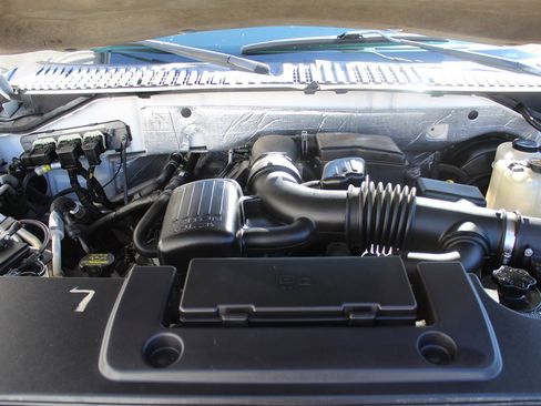 Used 2011 Ford Expedition EL XLT image 10