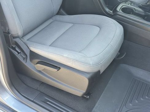 Used 2021 Chevrolet Colorado W/T w/ WT Convenience Package RWD image 18
