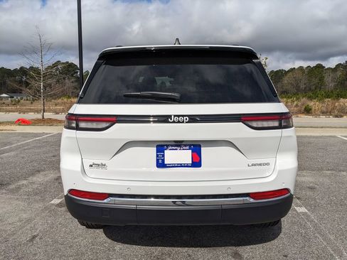 New 2026 Jeep Grand Cherokee Laredo w/ Trailer Tow Package RWD image 18