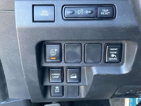 Used 2023 Nissan Frontier SV w/ SV Premium Package image 28