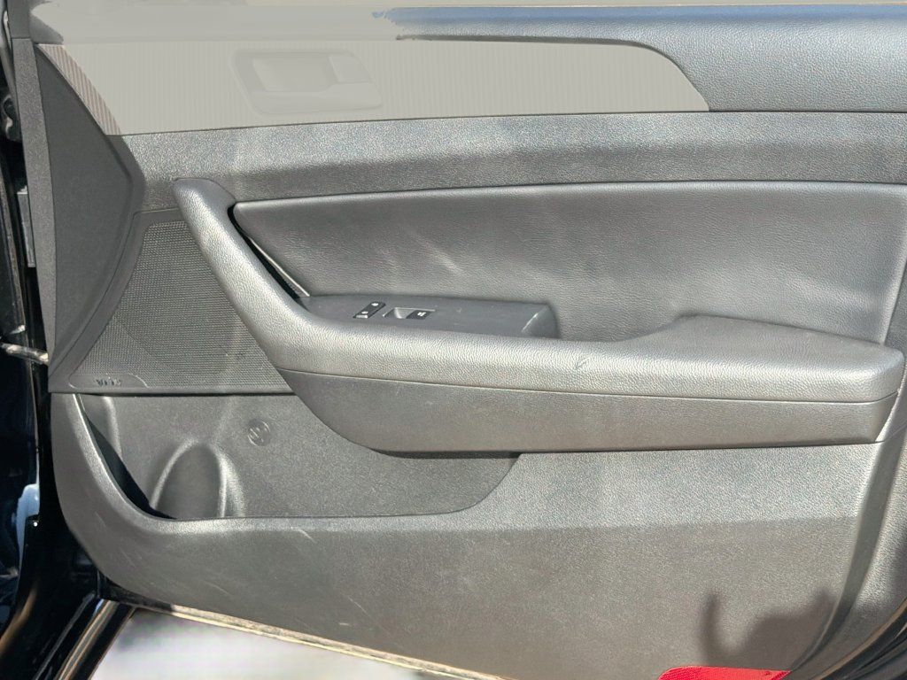 Used 2018 Hyundai Sonata Limited FWD image 17