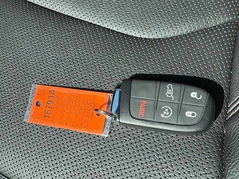 Used 2024 Jeep Compass Limited w/ Elite Group AWD/4WD image 33