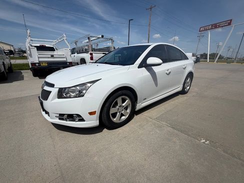 Used 2014 Chevrolet Cruze LT w/ RS Package FWD image 4