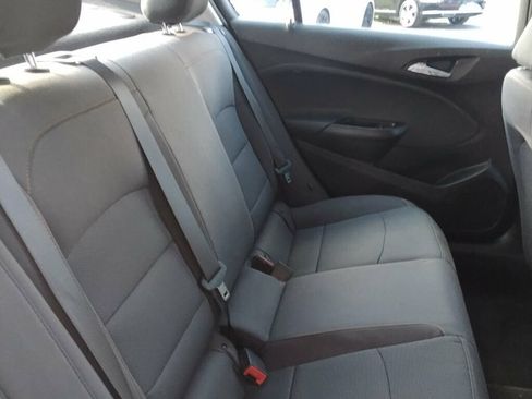 Used 2018 Chevrolet Cruze LS FWD image 9