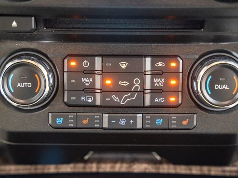 Used 2018 Ford F250 Lariat w/ Lariat Value Package AWD/4WD image 29