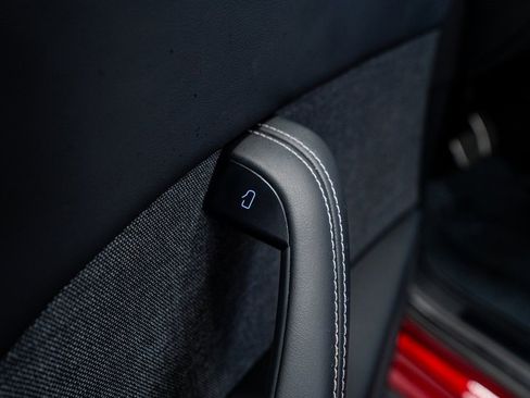 Used 2024 Tesla Model X image 33