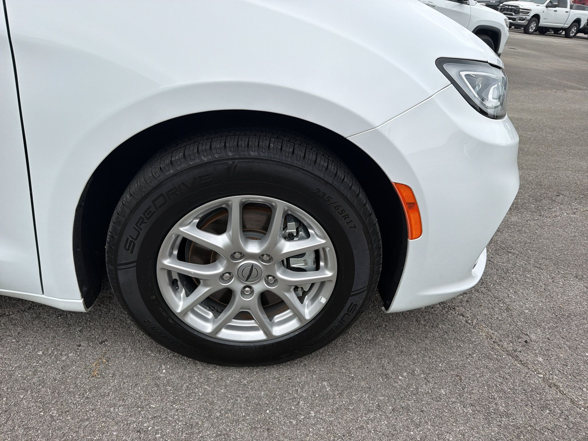 Used 2025 Chrysler Pacifica Select FWD image 35