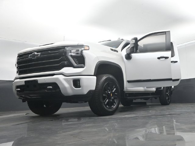 Used 2024 Chevrolet Silverado 3500 High Country w/ High Country Premium Package AWD/4WD image 72
