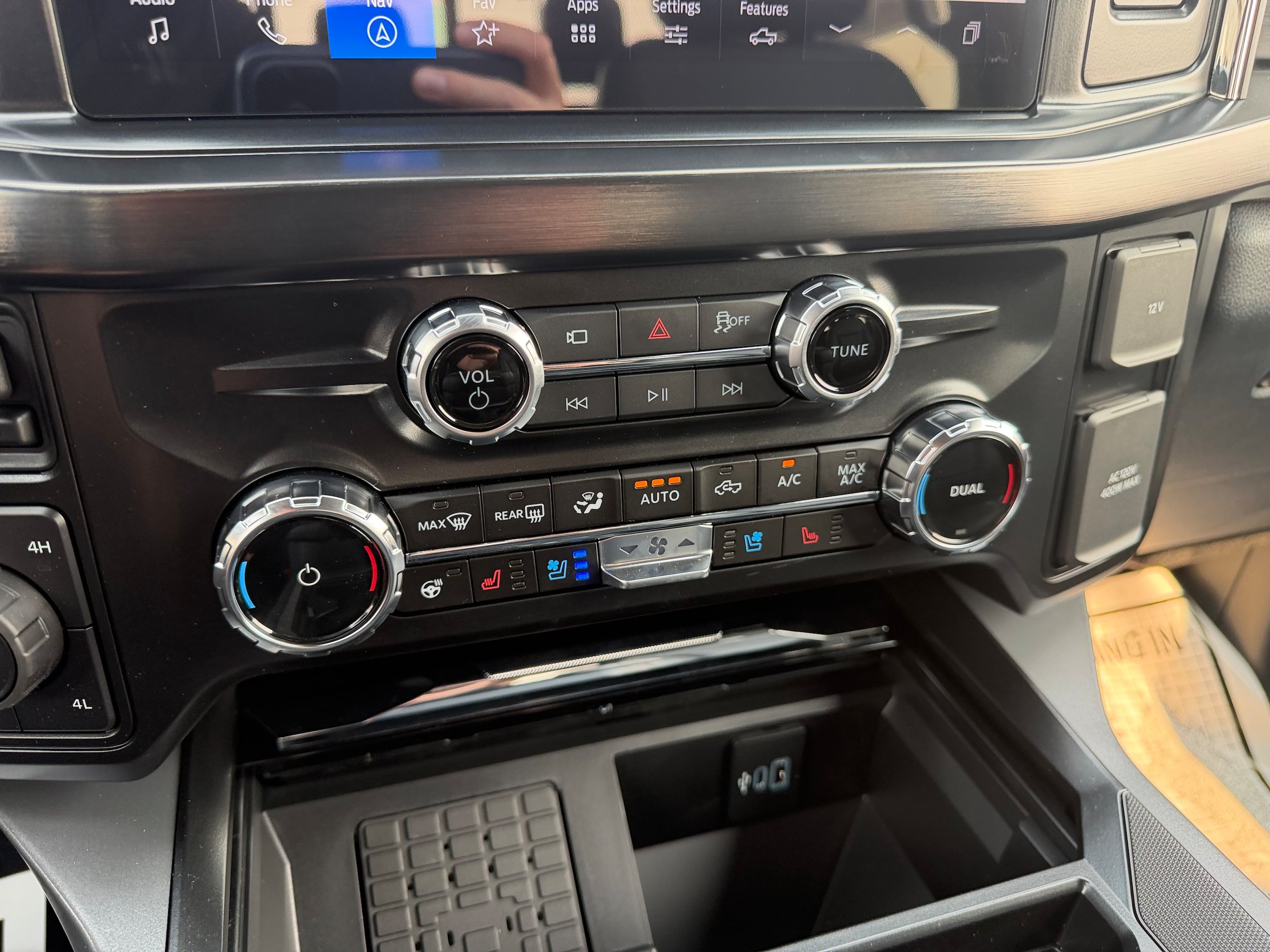 New 2026 Ford F350 Lariat w/ Black Appearance Package AWD/4WD image 22