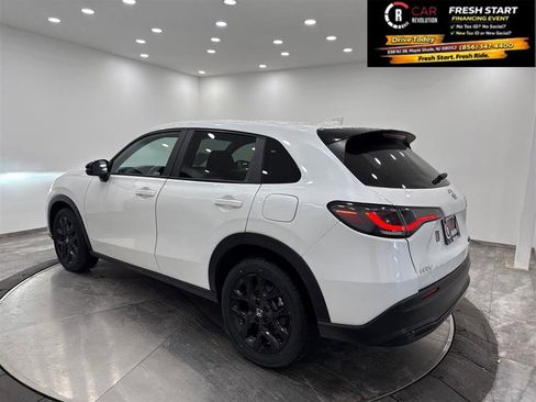 Used 2023 Honda HR-V Sport image 5