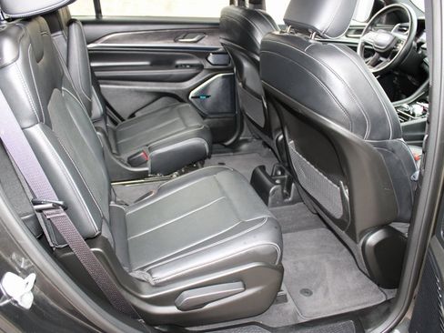 Used 2022 Jeep Grand Cherokee L Overland w/ MOPAR Finishing Package image 19