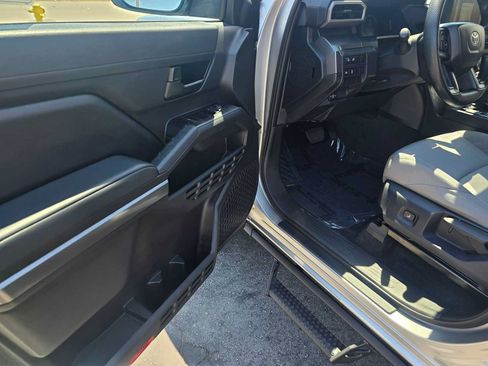 Used 2025 Toyota Tacoma SR5 AWD/4WD image 20