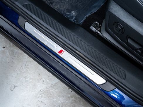 Used 2025 Audi Q4 e-tron Prestige w/ Sport Package image 25