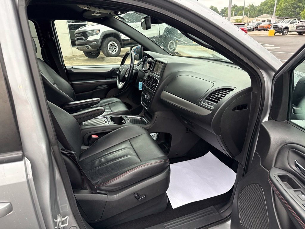 Used 2019 Dodge Grand Caravan GT FWD image 12