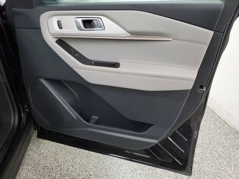 New 2026 Ford Explorer Active w/ Active Comfort Package image 19