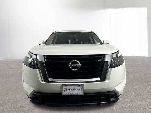Certified 2025 Nissan Pathfinder SV image 27