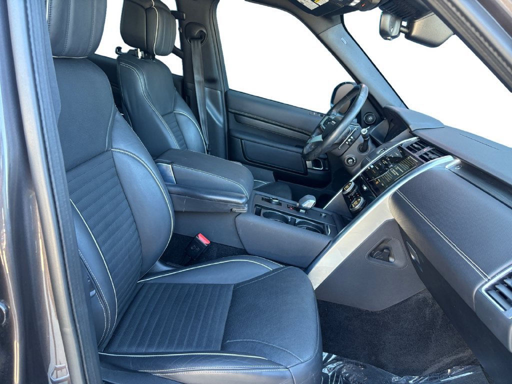 Used 2022 Land Rover Discovery HSE R-Dynamic AWD/4WD image 15