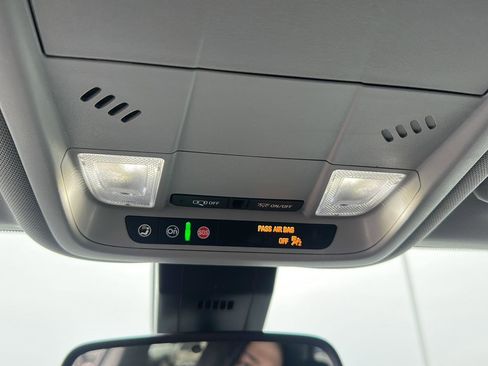 Used 2024 GMC Terrain SLE w/ Driver Convenience Package image 40