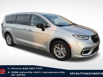 Used 2024 Chrysler Pacifica Touring-L