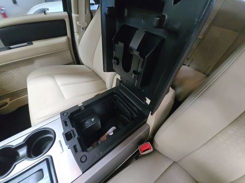 Used 2015 Ford Expedition XLT AWD/4WD image 33