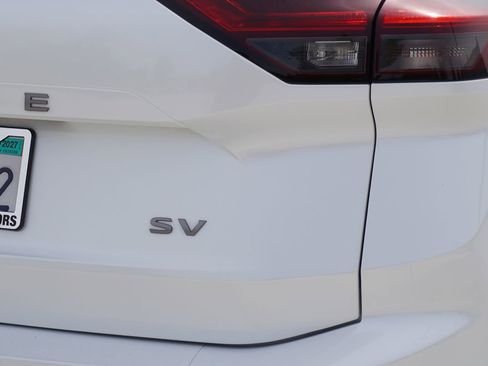 Used 2024 Nissan Rogue SV image 10