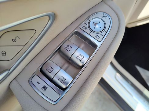 Used 2021 Mercedes-Benz GLC 300 image 16