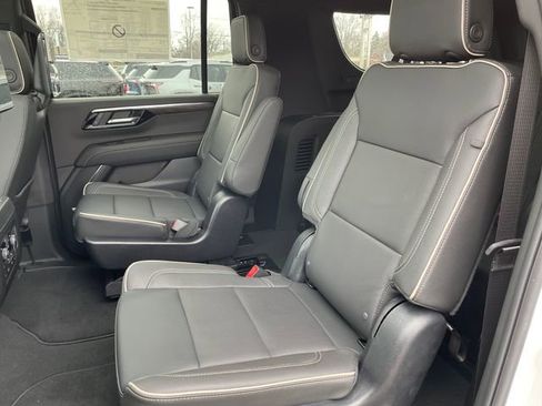New 2025 Chevrolet Suburban Premier image 18