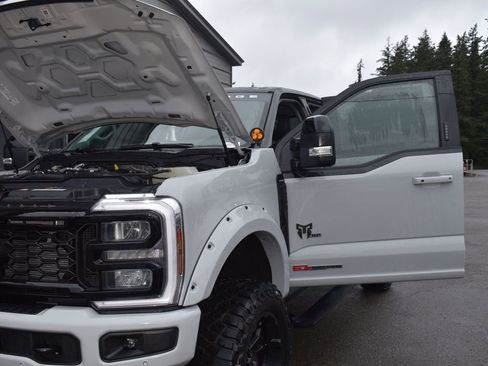 New 2026 Ford F250 Lariat w/ Black Appearance Package image 26