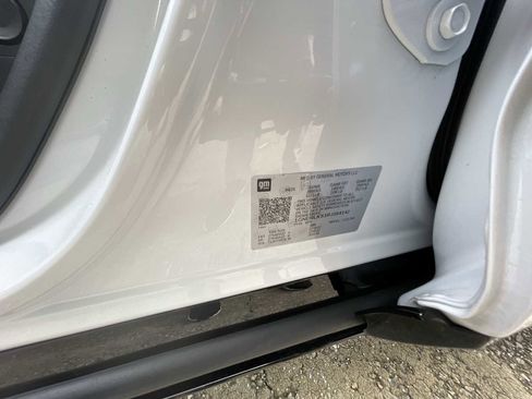 Certified 2024 Chevrolet Traverse RS image 34