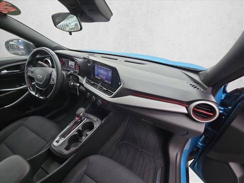 Used 2026 Chevrolet Trax RS FWD image 19