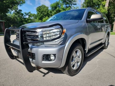Used 2012 Toyota Sequoia SR5 w/ Premium Pkg RWD image 3